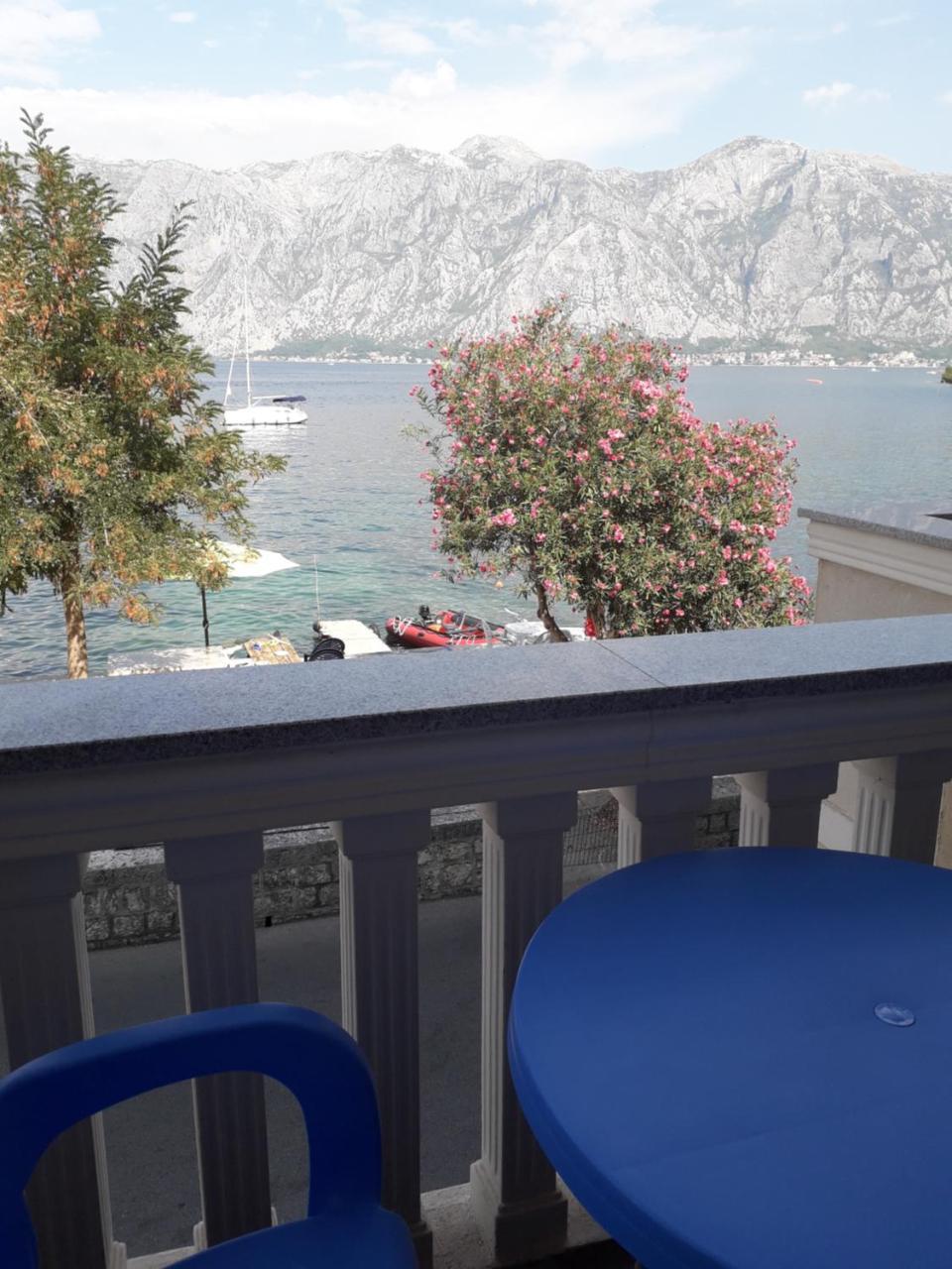 Appartement Apartmants Alexander à Kotor Extérieur photo
